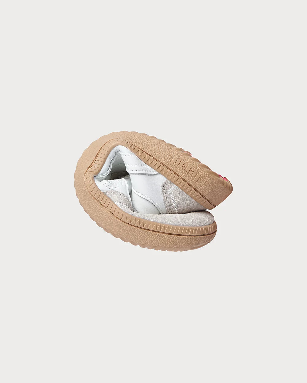 Lejan One White